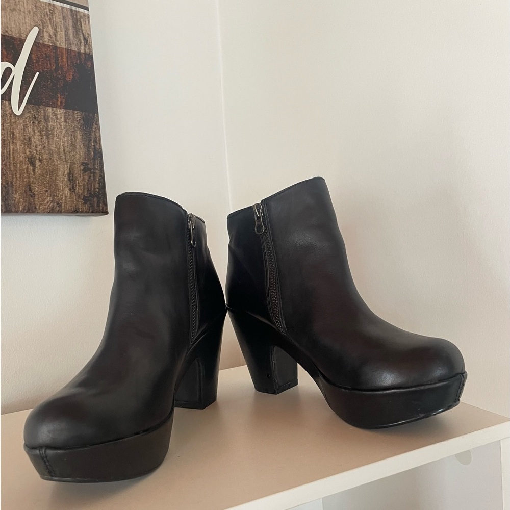 Kork-Ease Black Heeled Boots